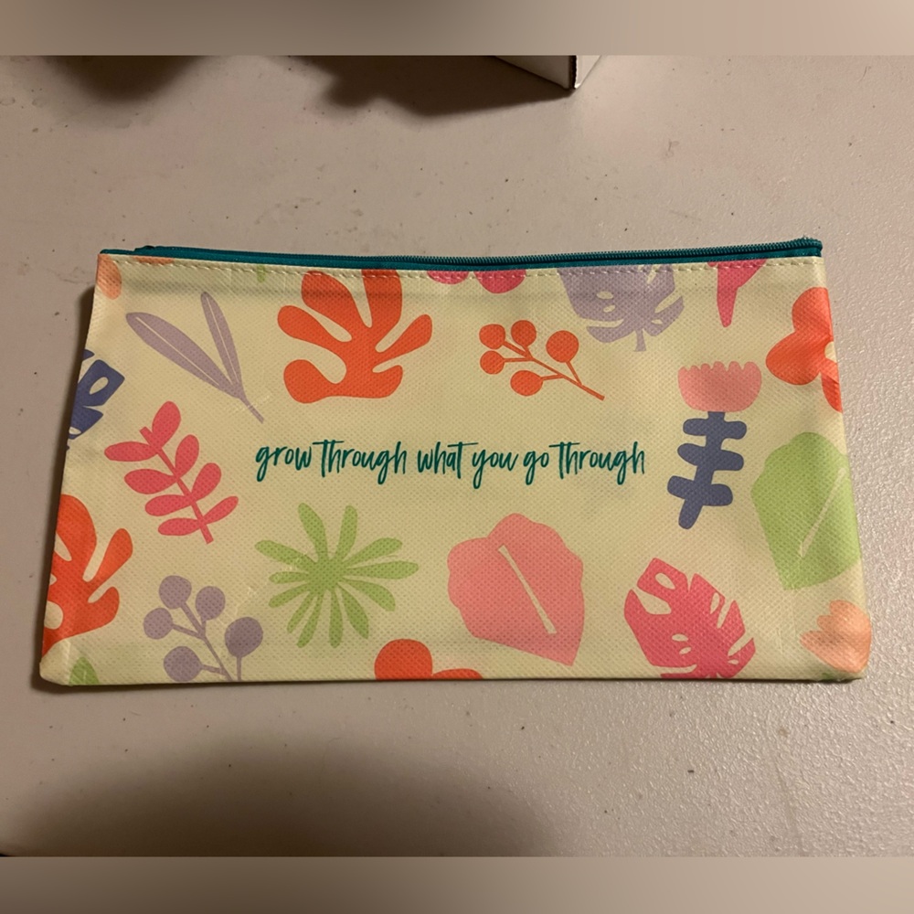 Thrive Causemetics Colorful Botanical Cosmetic Bag